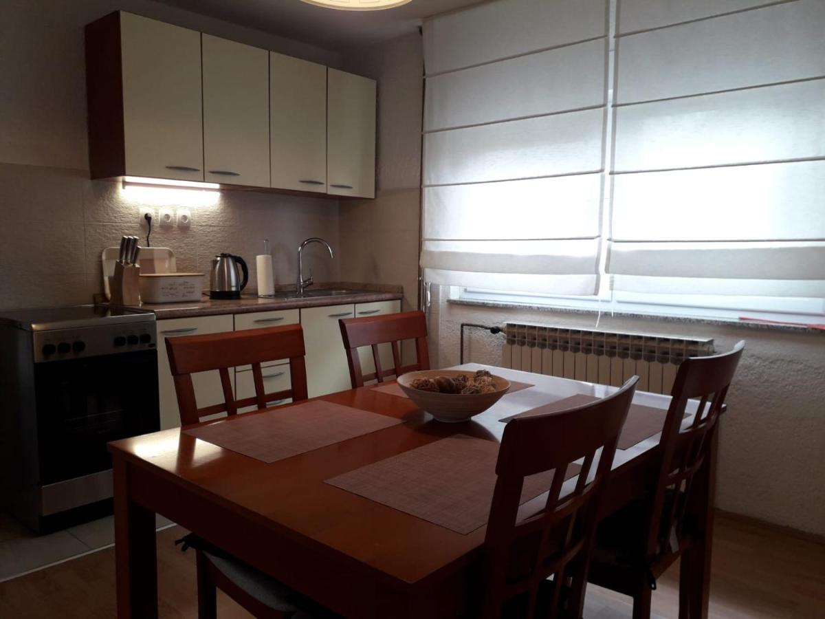 Apartment Upper Town Госпич Экстерьер фото